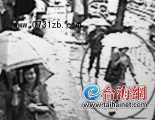 女贼装“大款”不买便宜货 趁乱窃走20万珠宝