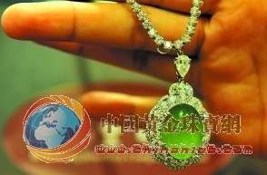 一块翡翠售价高达1.2亿元 玉器投资直逼黄金