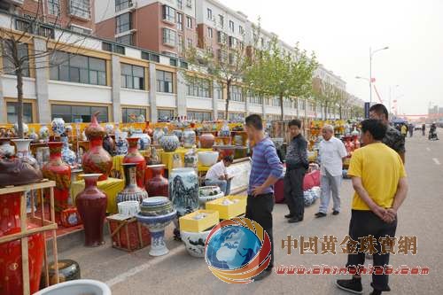 第三届中国秧歌节奇石玉器文化展开幕