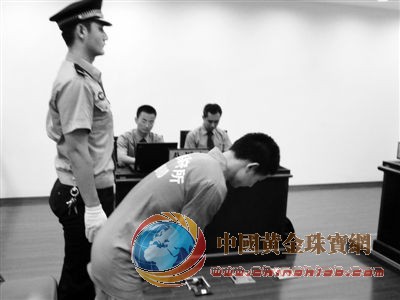 男子寄夹带子弹恐吓信敲诈珠宝商