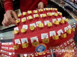 七夕黄金饰品走俏 专家:不建议选择黄金理财