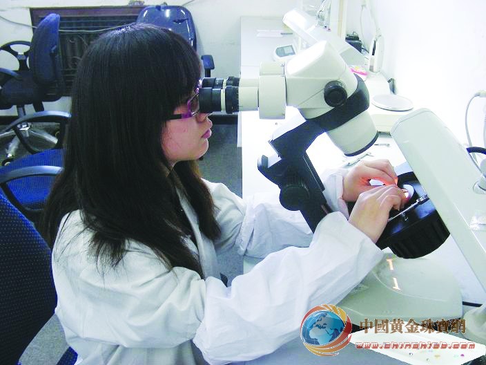 充分发挥省珠宝行业协会、高等院校和知名企业的作用，利用国家中心标准化技术基础，全方位参与国际标准化活动，争取更多的国际标准话语权