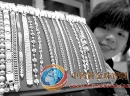 机构多空对垒黄金白银投资何去何从？