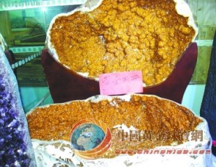 高档珠宝都陷入有价无市 高档水晶渐成收藏热点