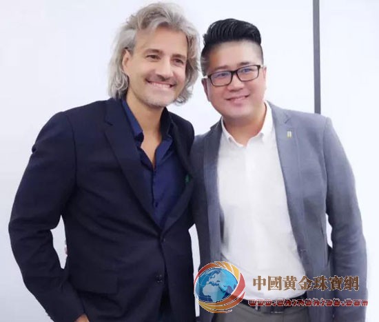 Christophe现场与LOVE&LOVE团队交流互动