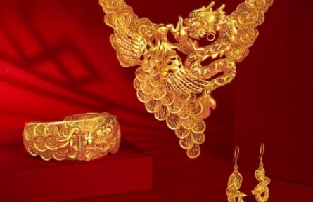 国风“三金”再添经典——明牌珠宝《花田囍事》足金婚嫁新品浪漫上市