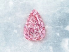 佳士得呈献拍卖史上最大梨形艳彩粉红钻石“THE FORTUNE PINK"