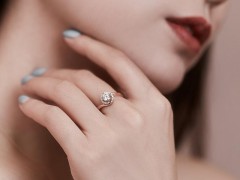预算5-6万，怎么挑选1克拉钻戒？