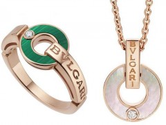 宝格丽推出 BVLGARI BVLGARI 新作：镂空金圈与铭文