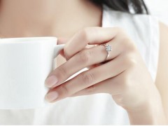 胖子和瘦子怎样根据手型选钻戒？