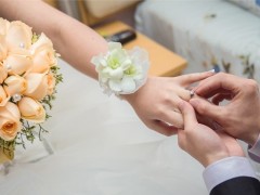 买结婚钻戒应该注意什么 挑选结婚钻戒的一些注意事项