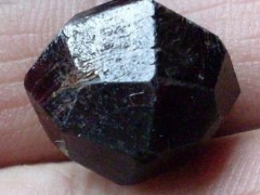 顶级石榴石的真正面目
