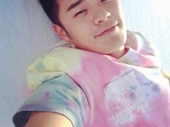 “好男人”曾小贤挑选钻戒准备结婚