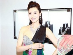 奢华鸽子蛋钻戒“走秀”