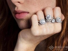 订婚钻戒是男方买还是女方买？