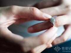 如何挑选求婚钻戒_求婚钻戒哪个好