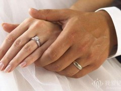 结婚买黄金戒指还是白金戒指？几个对比教你选择
