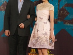 陈妍希佩戴宝诗龙珠宝亮相百合奖