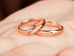 结婚钻石对戒一般多少钱？最新钻石对戒价格及图片