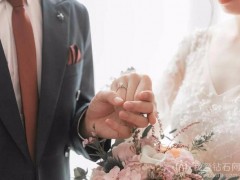 结婚戒指选什么材质的？黄金婚戒、铂金婚戒等挑选指南