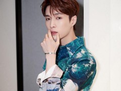 张艺兴佩戴尚美巴黎手镯现身慈善晚宴