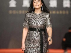 巩俐佩戴宝诗龙高级珠宝亮相金马奖红毯