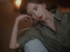 林志玲佩戴海瑞温斯顿珠宝亮相活动 彰显动人光彩