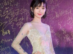 毛晓彤佩戴戴比尔斯珠宝仙气十足