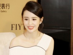 佟丽娅佩戴永恒印记珠宝出席活动 优雅自信仙气十足