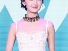 周冬雨佩戴宝曼兰朵珠宝出席电影首映礼