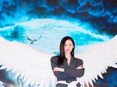 张天爱佩戴宝曼兰朵珠宝出席电影发布会