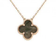 Van Cleef & Arpels梵克雅宝“Alhambra”新作：灰色珍珠母贝