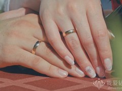 白金情侣戒指怎么带？ 男女情侣戒指戴法指南