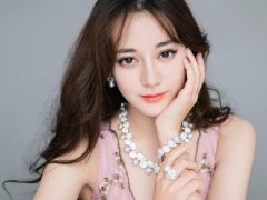 迪丽热巴现身御木本125周年高级珠宝展
