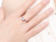 心弦驿动18K白金结婚钻戒4C怎么样？