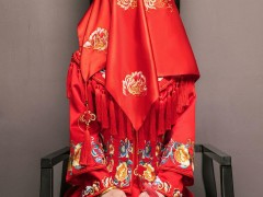 如何去选择搭配新娘装扮呢