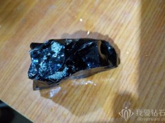 黑钻石原石是透明的吗，黑钻石原石图片