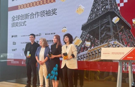 从中国走向世界！灯小炮实力斩获“中法品牌高峰论坛——全球创新合作领袖奖”