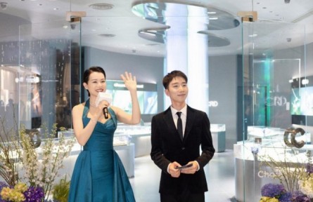 CRD克徕帝发光合伙人胡杏儿，闪耀亮相成都万象城至臻高级珠宝展