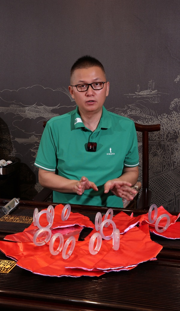 会长介绍手镯图.jpg